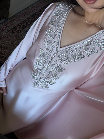 RÓSE hand embroidery abaya